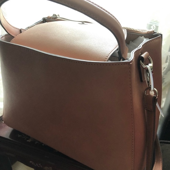 Steve Madden Blush Tan Silver Hardware 4 compartme - Picture 4 of 5